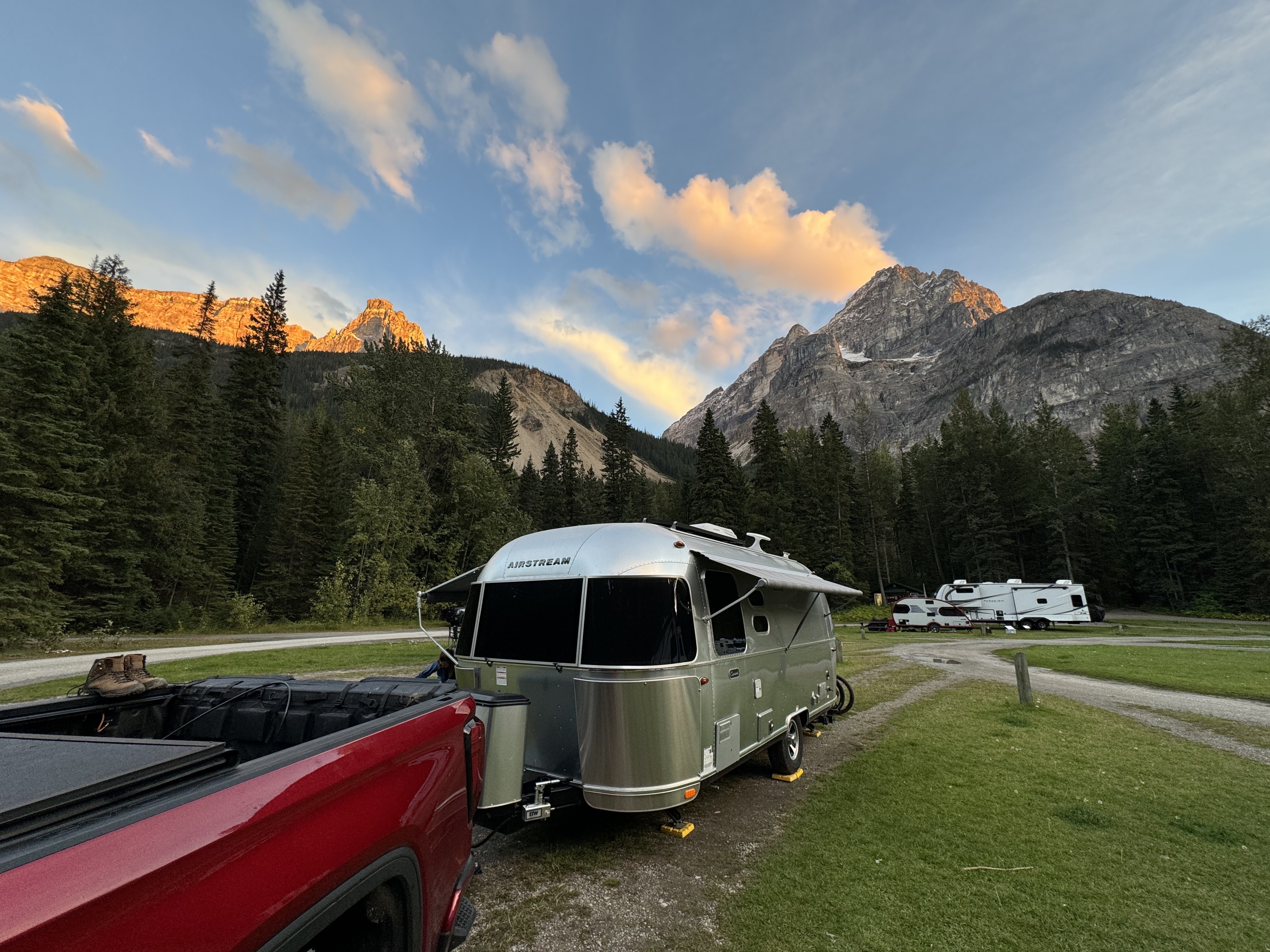 2019 Airstream CARAVEL 22FB RV
