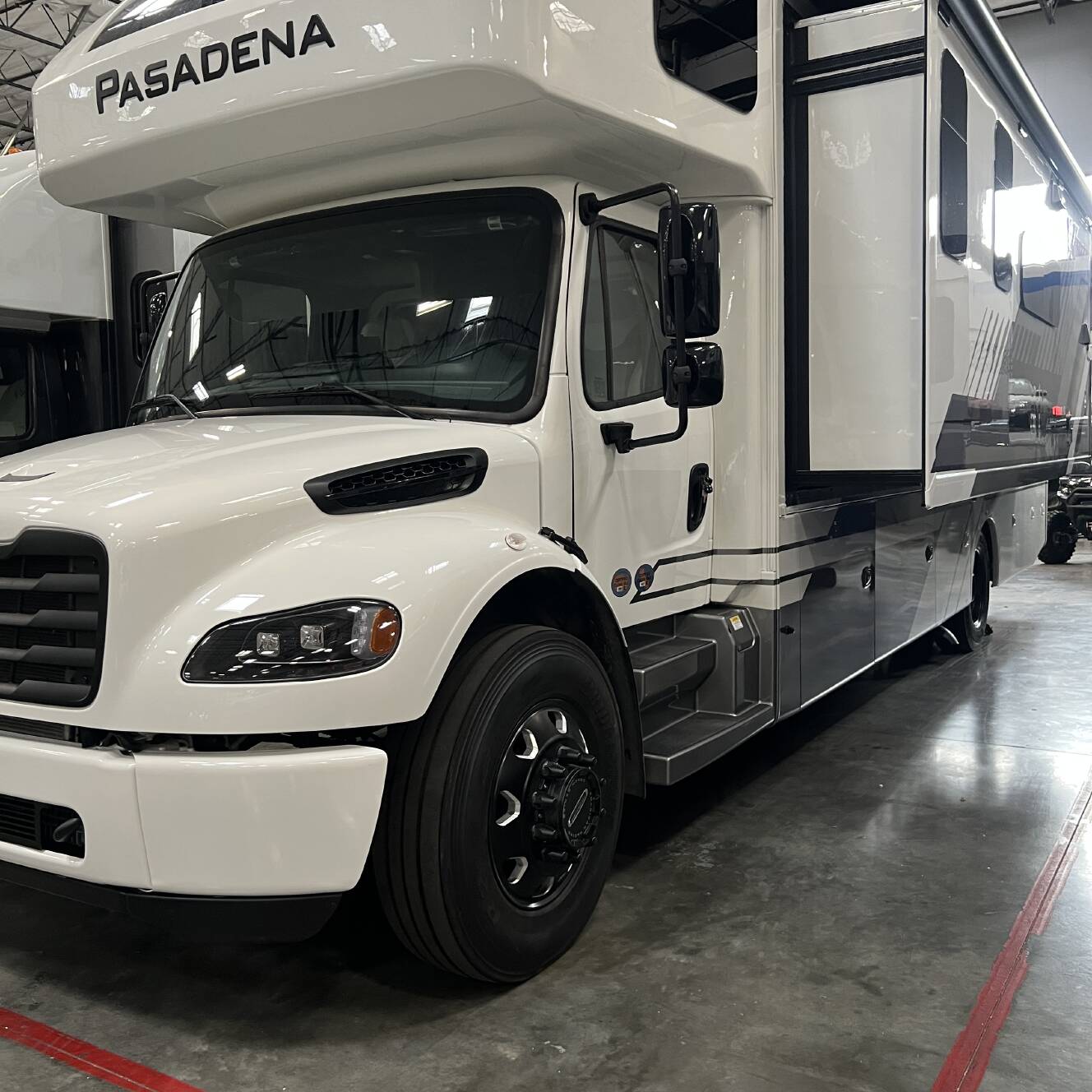 A photo of this 2027 Thor Motor Coach PASADENA SV 34XG