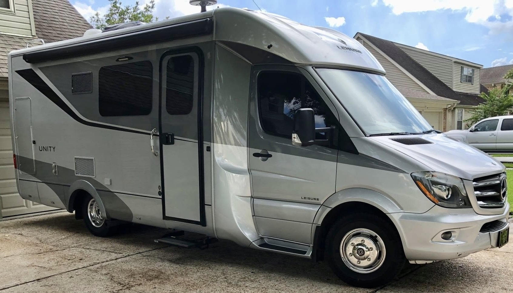 2016 Leisure Travel UNITY U24MB RV