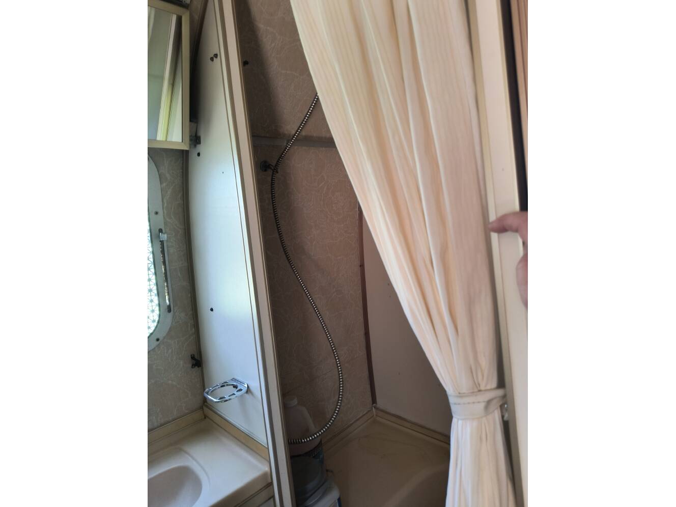 A photo of this 1973 Airstream LAND YACHT 31