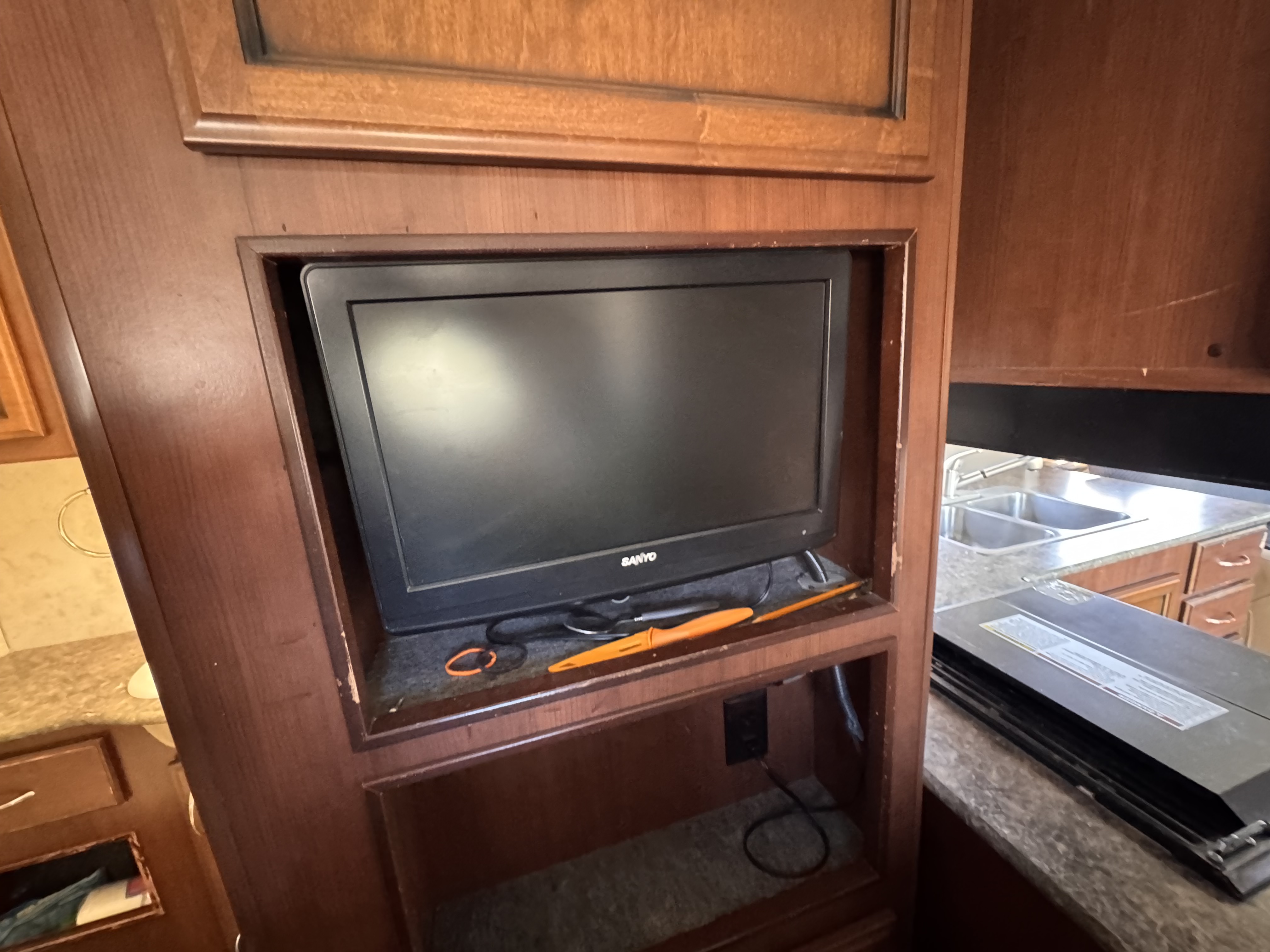 2011 Fleetwood STORM 32BH in germantown TN