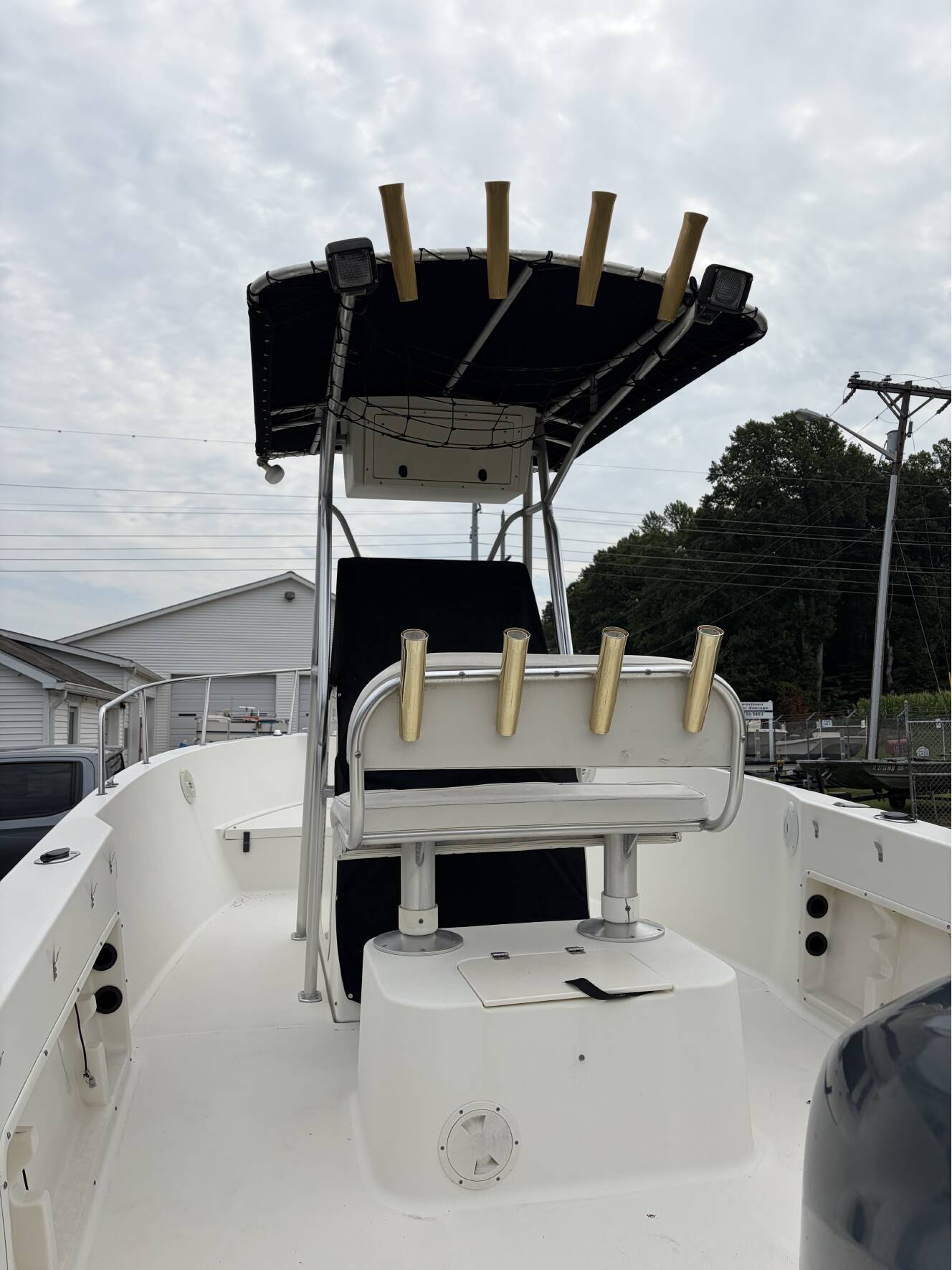 A photo of this 2004 Hydra-Sports 212-WA