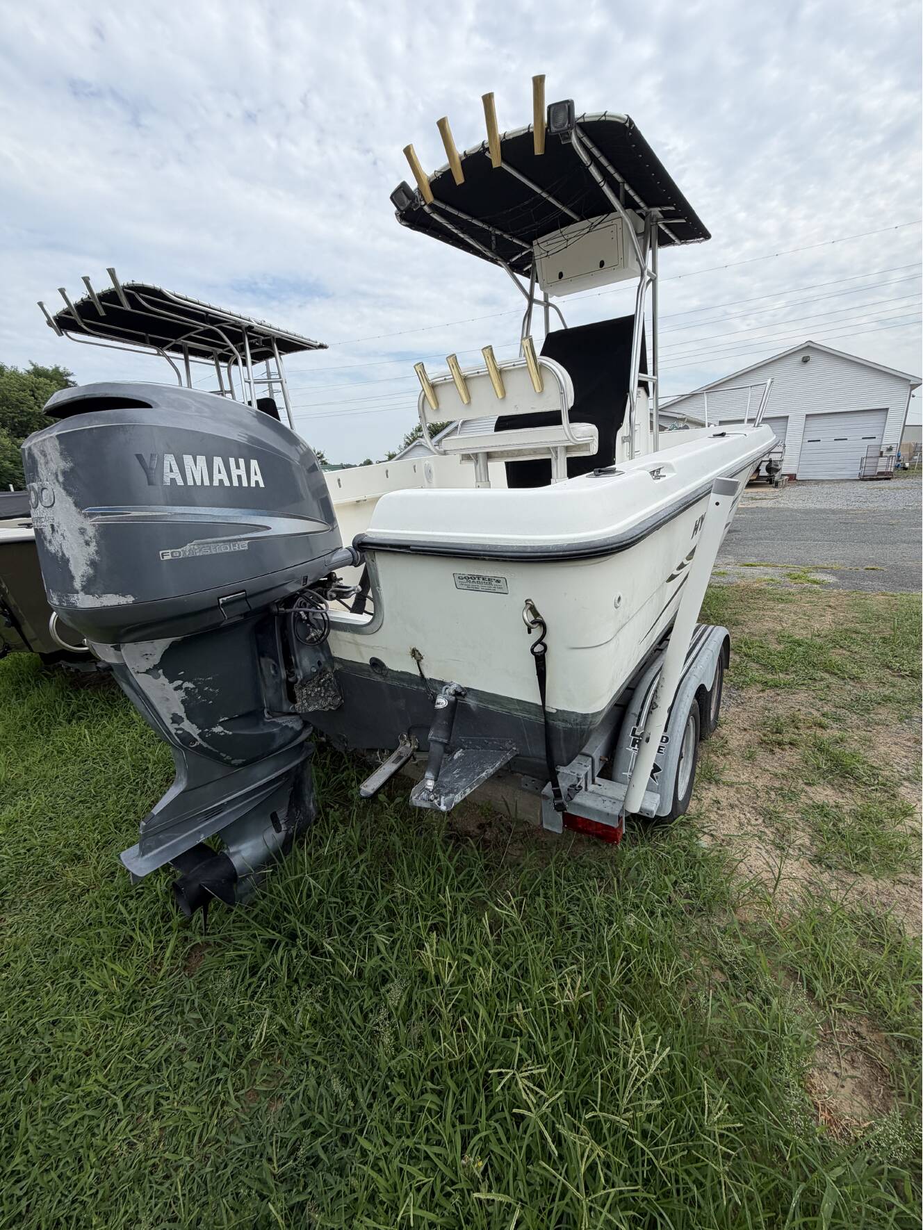 A photo of this 2004 Hydra-Sports 212-WA