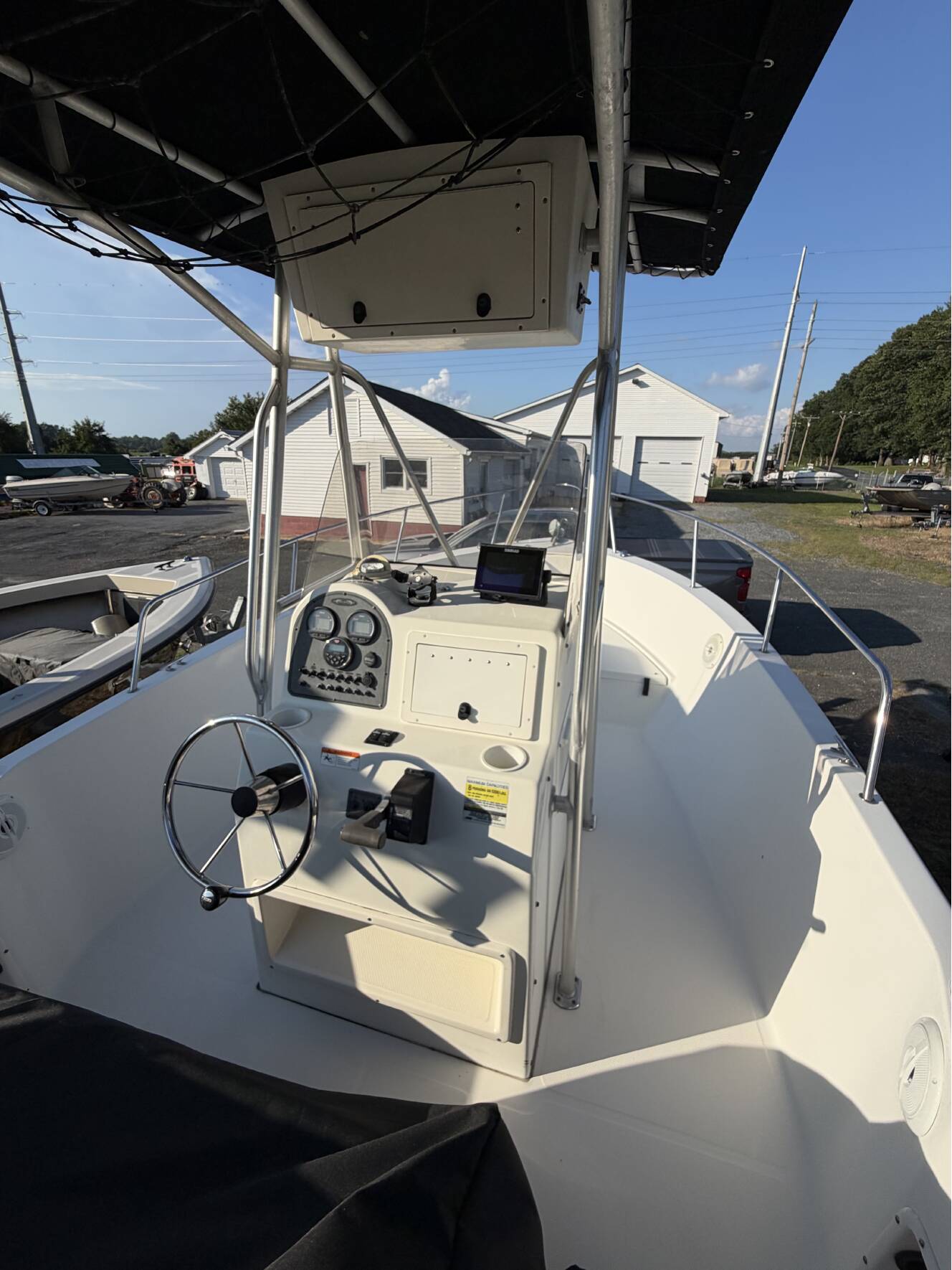 A photo of this 2004 Hydra-Sports 212-WA