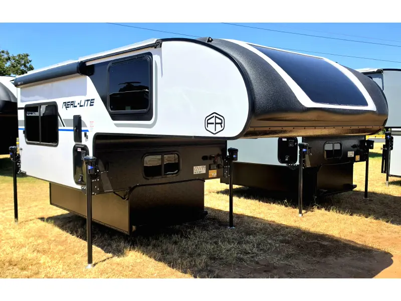 2027 PALOMINO Palomino Real Lite HS-1803