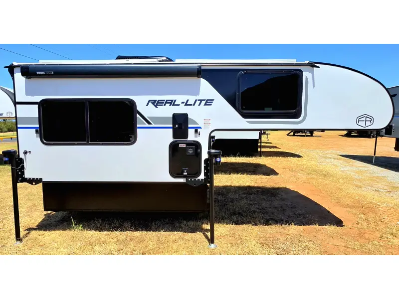 2027 PALOMINO Palomino Real Lite HS-1803