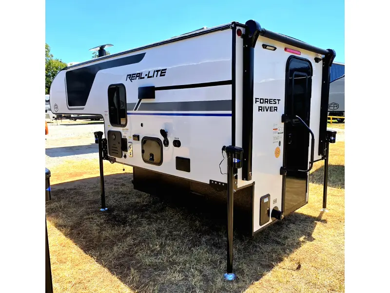 2027 PALOMINO Palomino Real Lite HS-1803