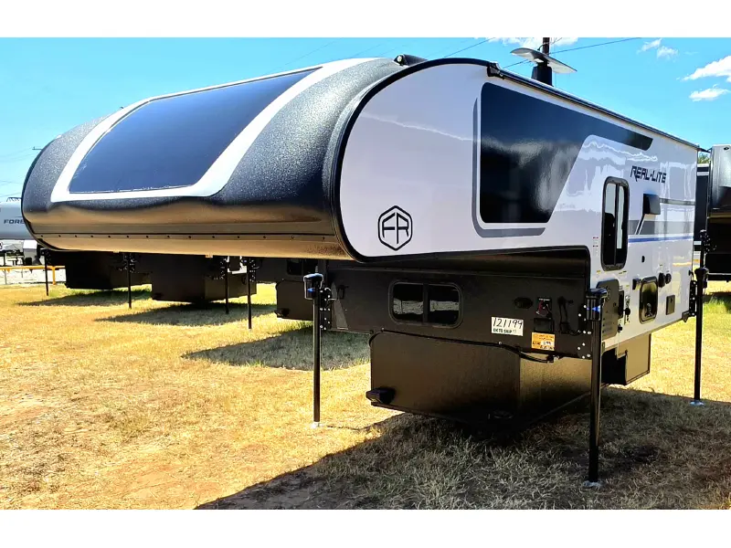 2027 PALOMINO Palomino Real Lite HS-1803