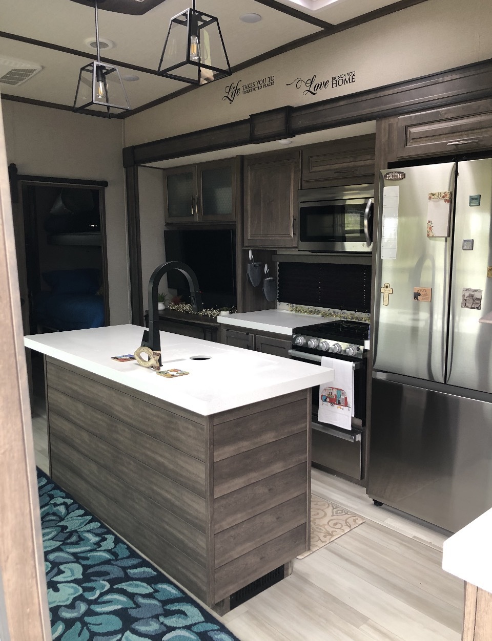 2022 Grand Design SOLITUDE S-CLASS 3740BH-R in austin TX