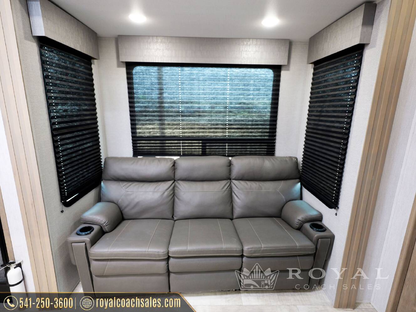 A photo of this 2024 Grand Design MOMENTUM 320G