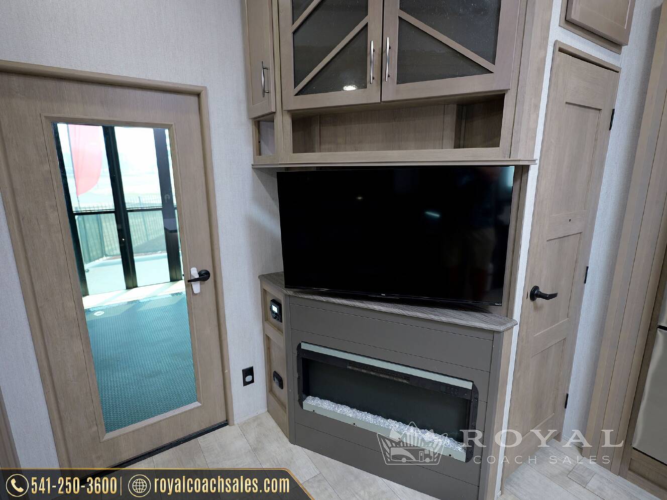 A photo of this 2024 Grand Design MOMENTUM 320G