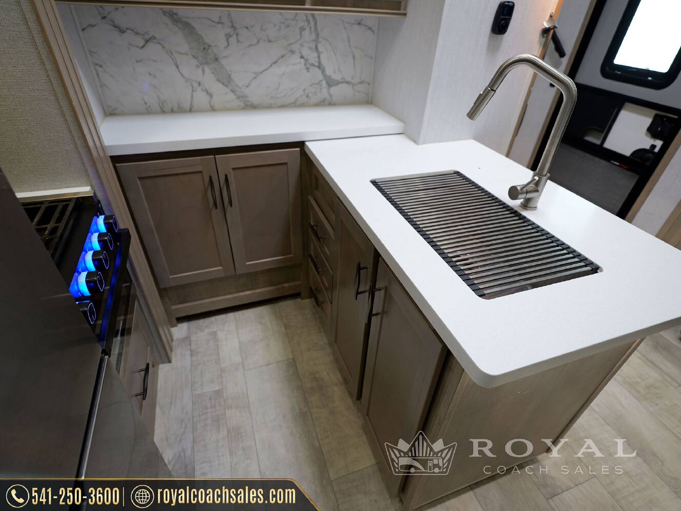 A photo of this 2024 Grand Design MOMENTUM 320G