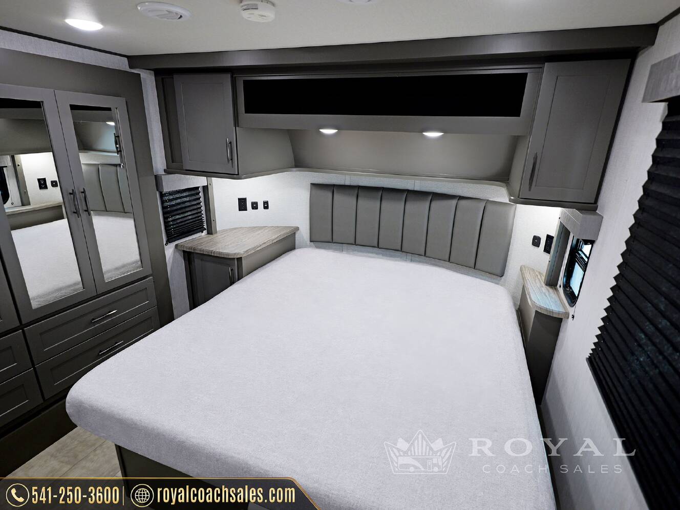 A photo of this 2024 Grand Design MOMENTUM 320G
