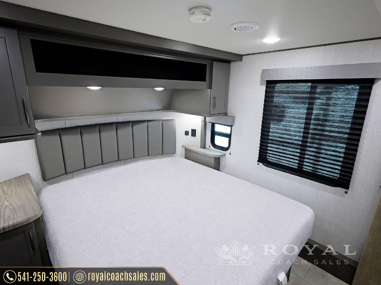A photo of this 2024 Grand Design MOMENTUM 320G