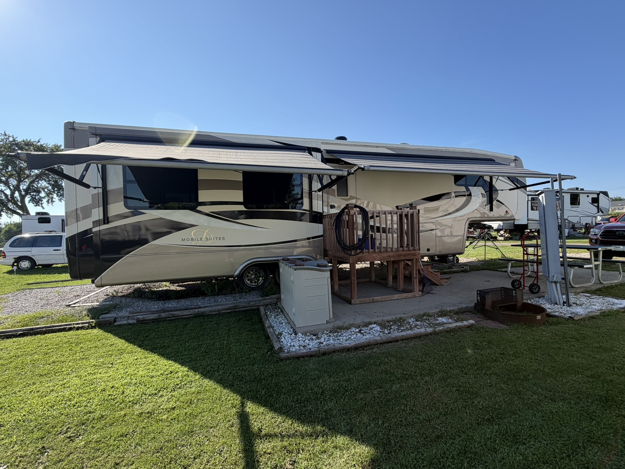 2016 DRV MOBILE SUITES 39RESB3 RV