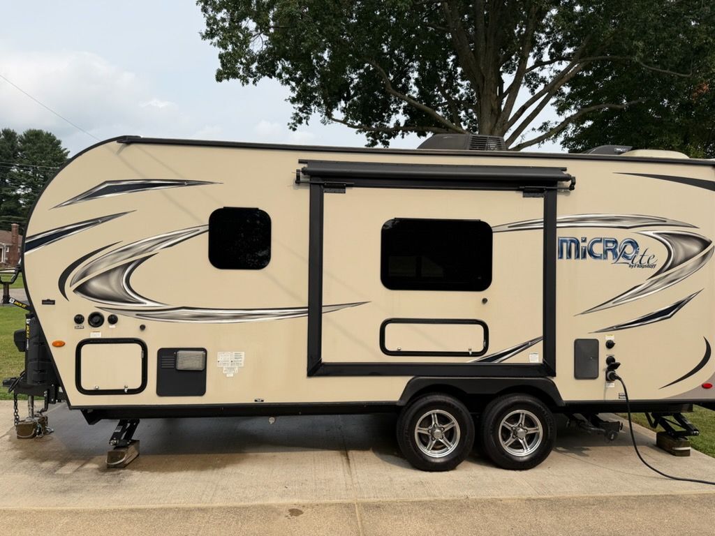 2019 Forest River Flagstaff Micro Lite 21FBRS in hubbard OH