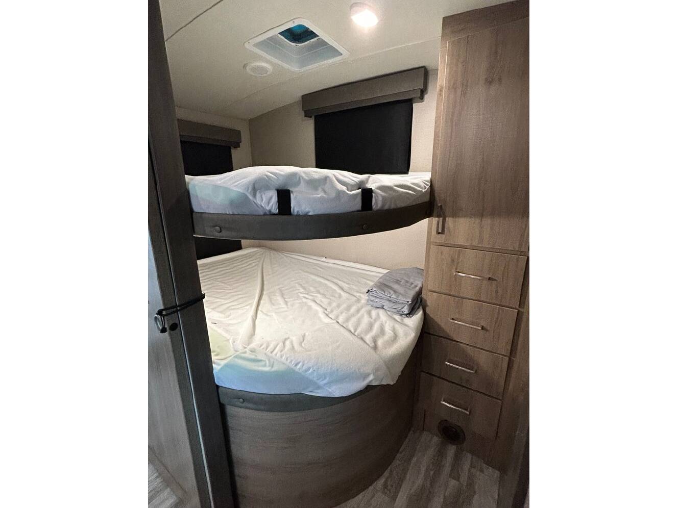 A photo of this 2022 Grand Design Imagine 2910BH