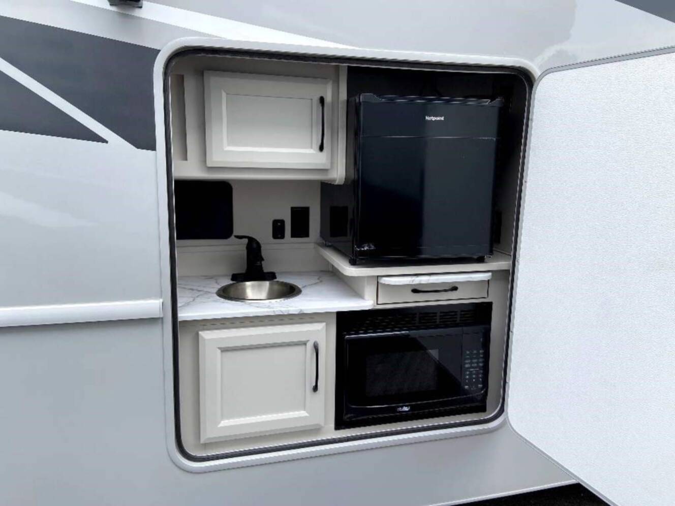 A photo of this 2024 Fleetwood FLAIR 29M
