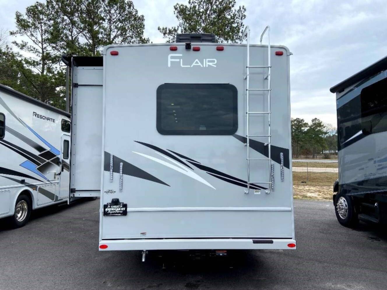 A photo of this 2024 Fleetwood FLAIR 29M