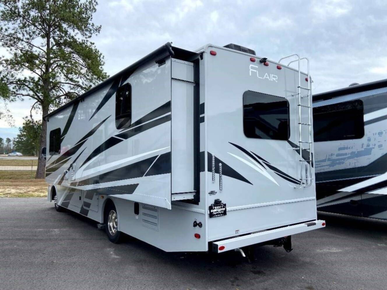 A photo of this 2024 Fleetwood FLAIR 29M