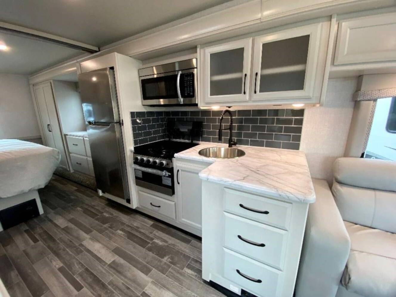 A photo of this 2024 Fleetwood FLAIR 29M