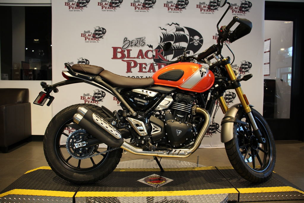 2026 Triumph SCRM400X BASE in Fort Myers, FL