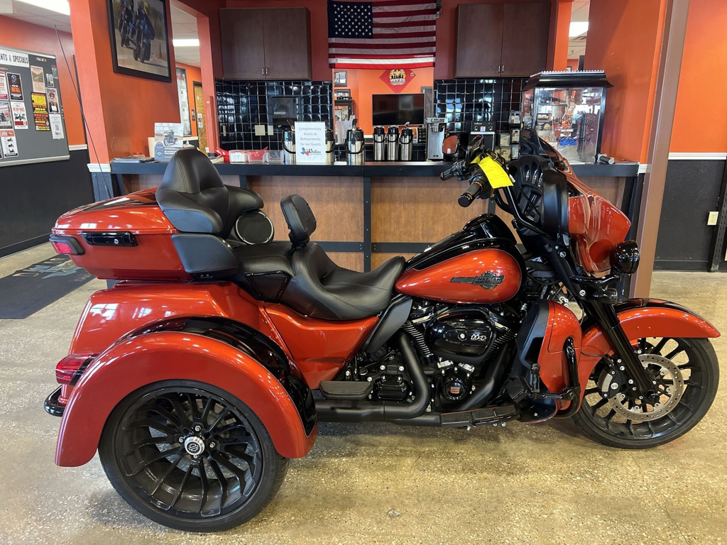 2025 Harley-Davidson Trike Tri Glide Ultra ULTRA CLASSIC in Garland, TX