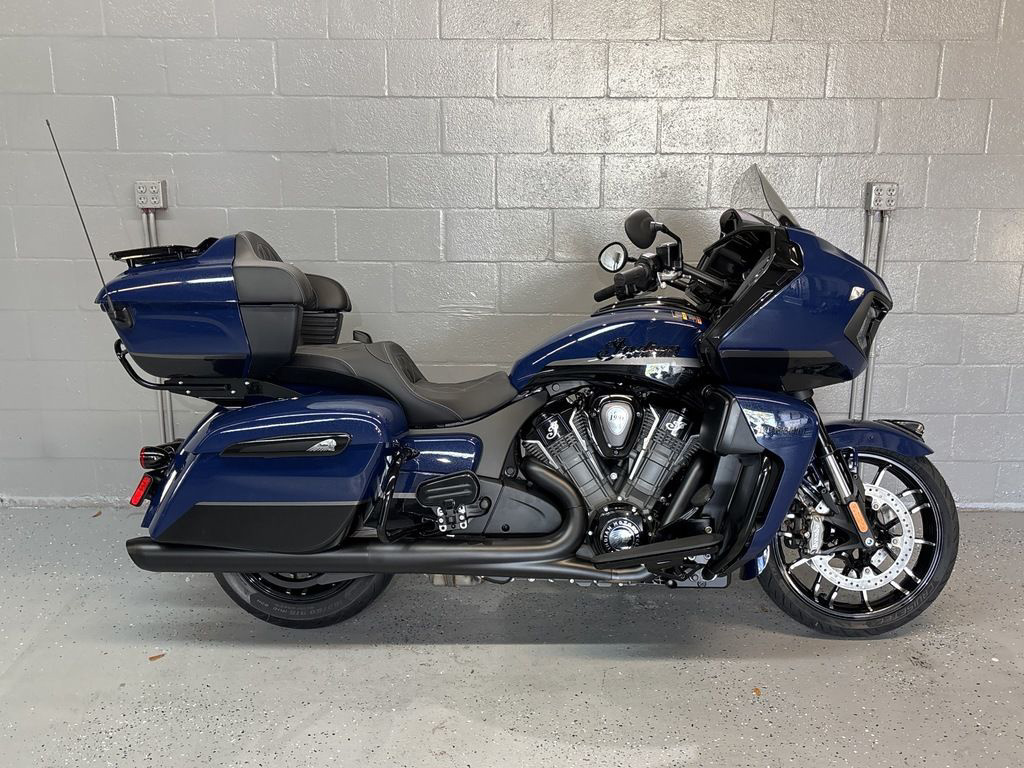 2025 Indian Pursuit Dark Horse Springfield Blue Vivid Crystal DARK HORSE in Daytona Beach, FL