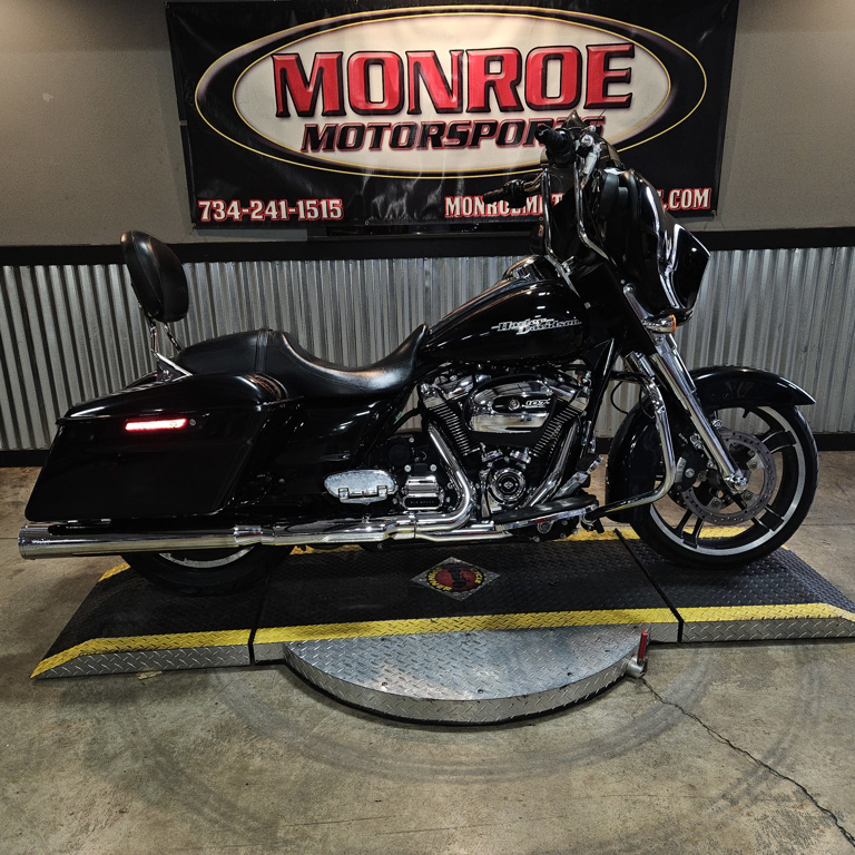 2019 Harley-Davidson STREET GLIDE in Monroe, MI