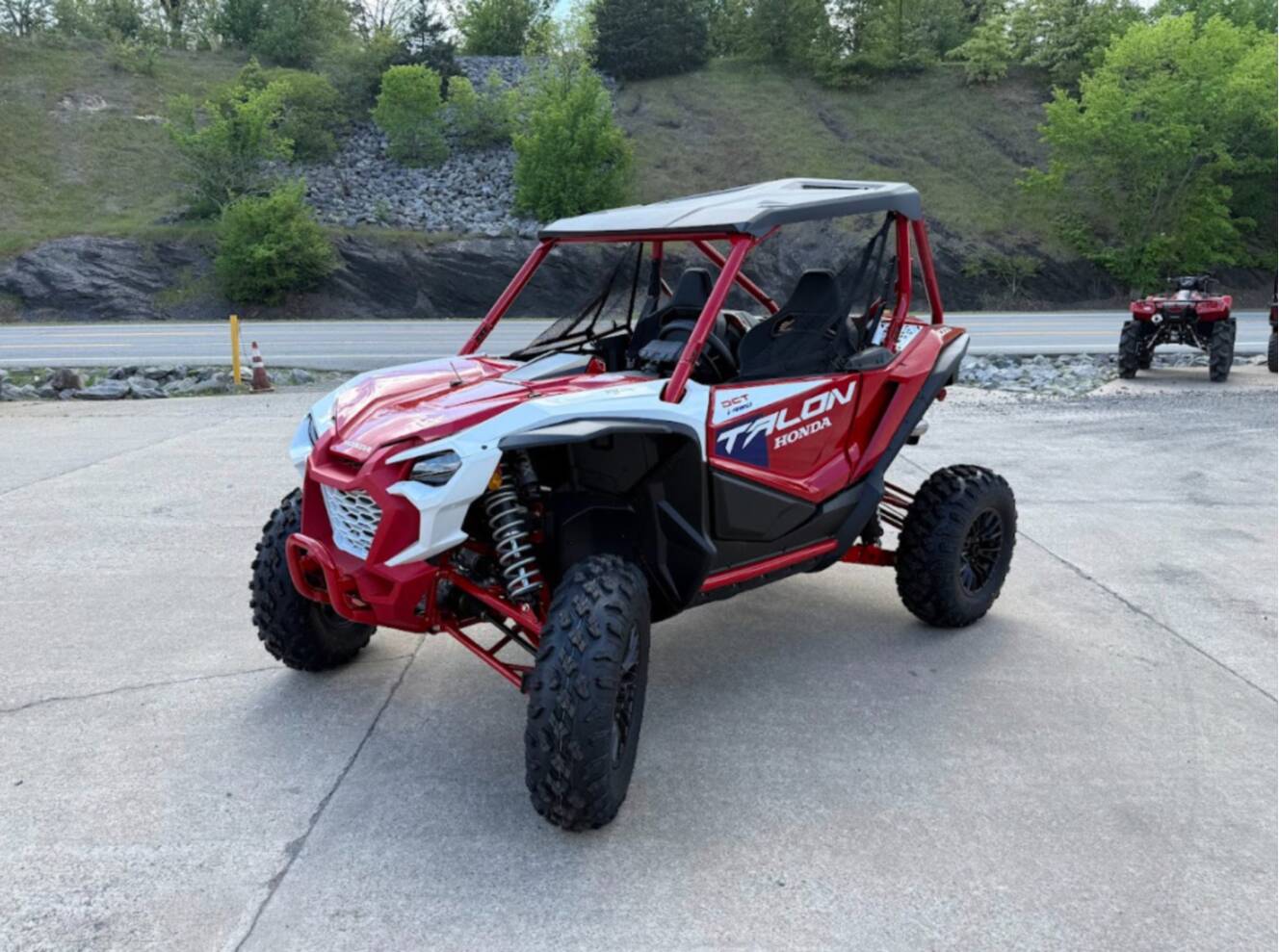 A photo of this 2026 Honda Talon 1000R FOX Live Valve