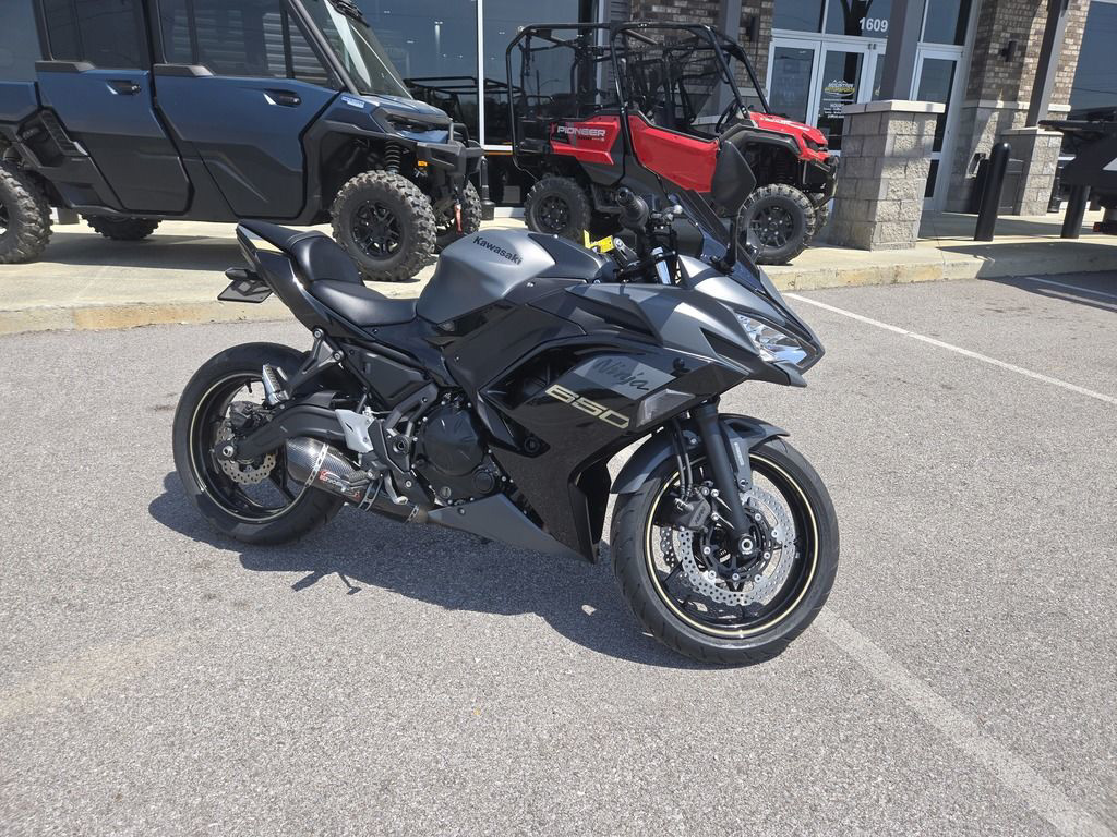 2024 Kawasaki Ninja 650 ABS Metallic Covert Green/Metallic Spark Blac ABS in Gadsden, AL
