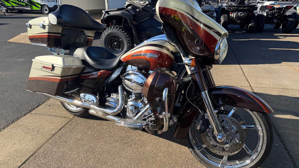 2011 Harley-Davidson FLHXSE2 CVO Street Glide CVO STREET GLIDE in Sublimity, OR