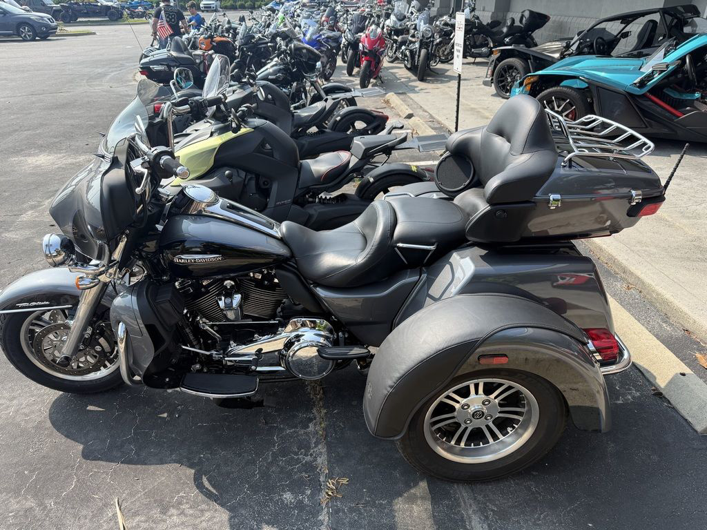 2021 Harley-Davidson Trike FLHTCUTG - Tri Glide Ultra ULTRA CLASSIC® in Myrtle Beach, SC