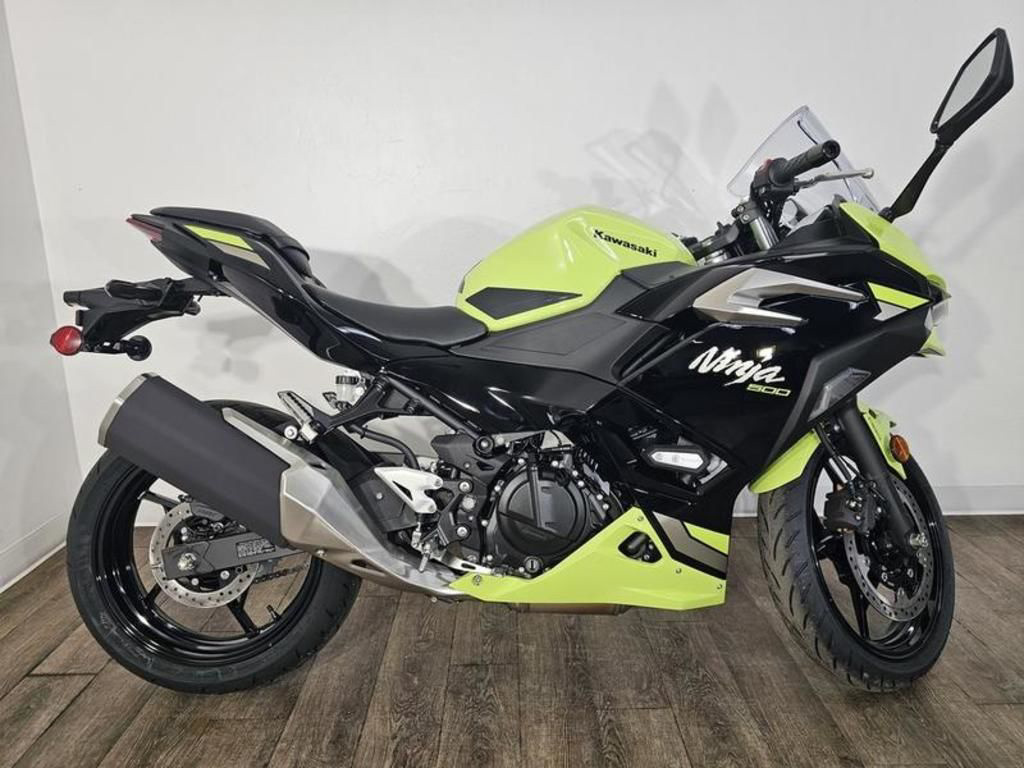 2026 Kawasaki Ninja 500 ABS Metallic Yellowish Green/Ebony ABS in Daytona Beach, FL