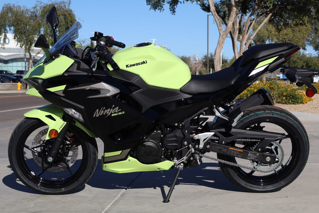 2026 Kawasaki Ninja 500 ABS Metallic Yellowish GreenEbony ABS in Goodyear, AZ