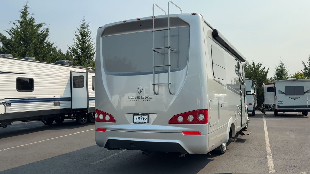 2019 Leisure Travel Unity 24TB in sandy OR