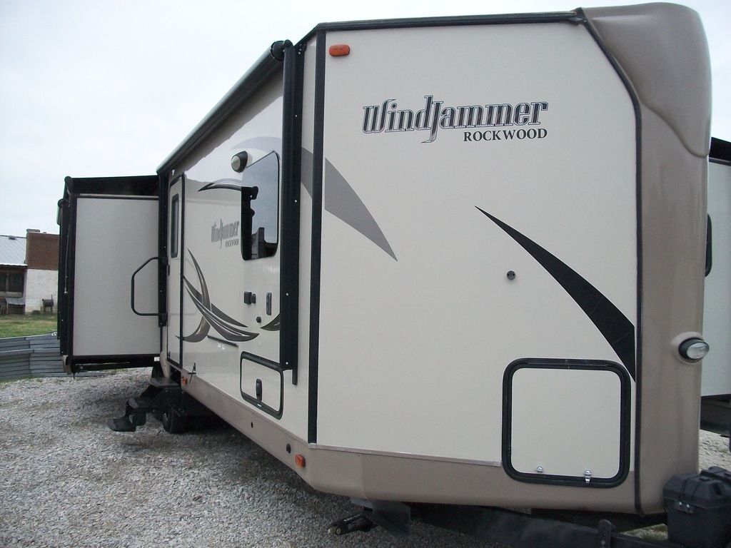2017 Forest River Rockwood Windjammer 3029W in denton TX