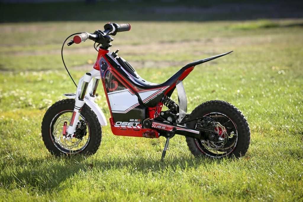 2025 Triumph 12.5R Electric Motorbike in Millstone, NJ