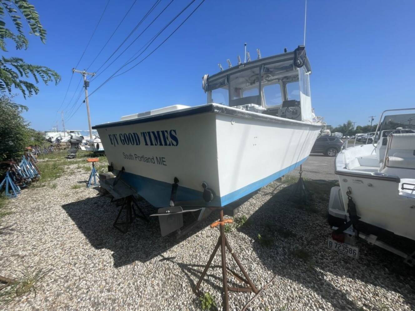 A photo of this 1995 Outlaw 25 DOWNEAST
