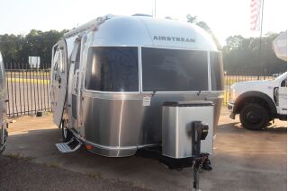 2018 AIRSTREAM TOMMY BAHAMA 19CB