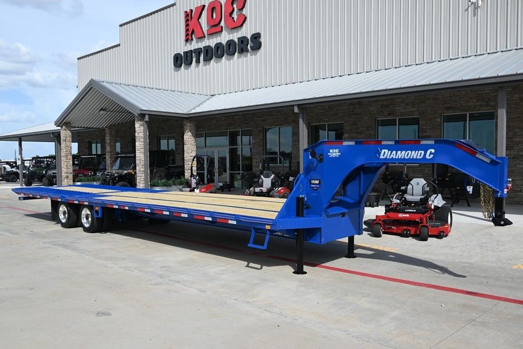 2027 Diamond C FMAX 212 25.9K HDT PACESETTER 35' X 102" in Caldwell, TX