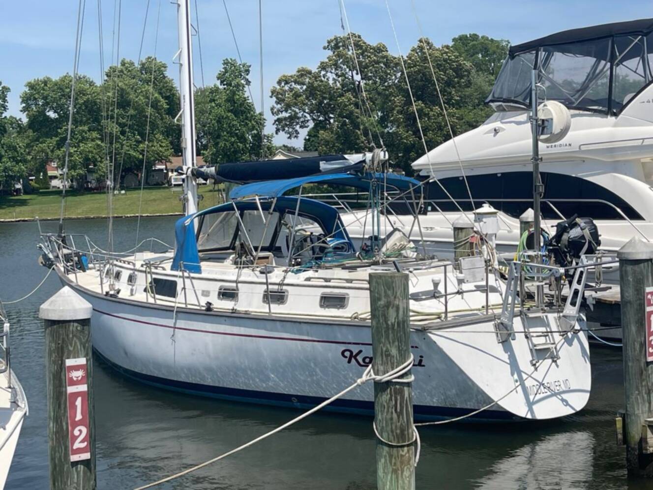 A photo of this 1985 Catalina Morgan 43