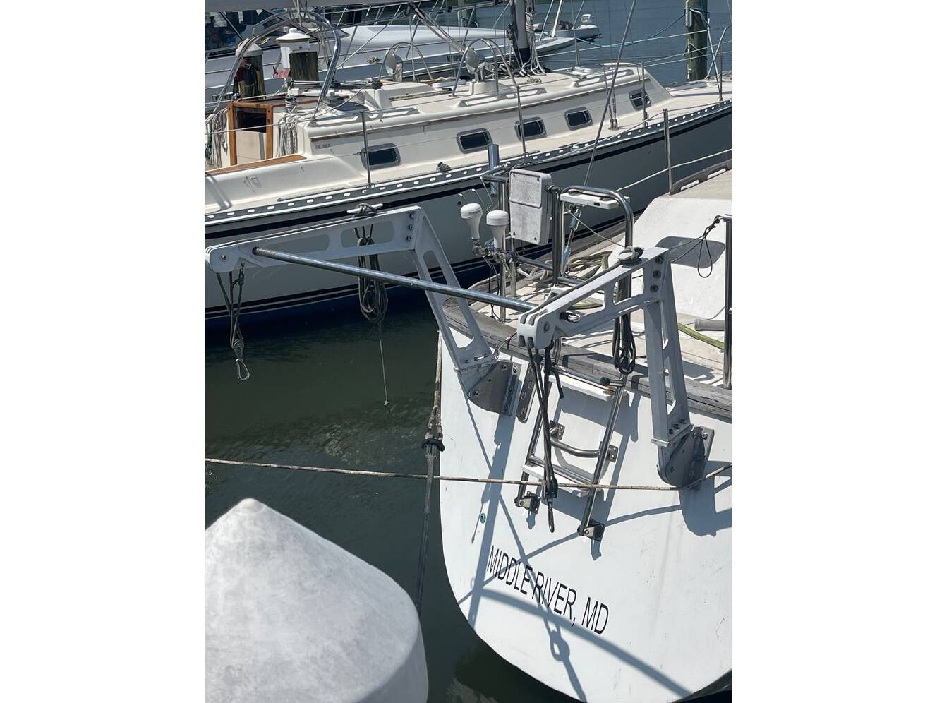 A photo of this 1985 Catalina Morgan 43