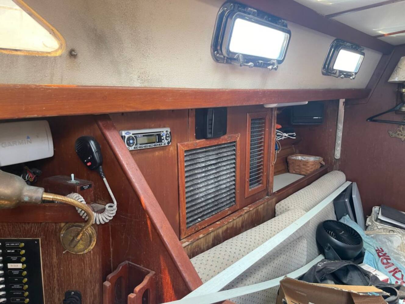 A photo of this 1985 Catalina Morgan 43