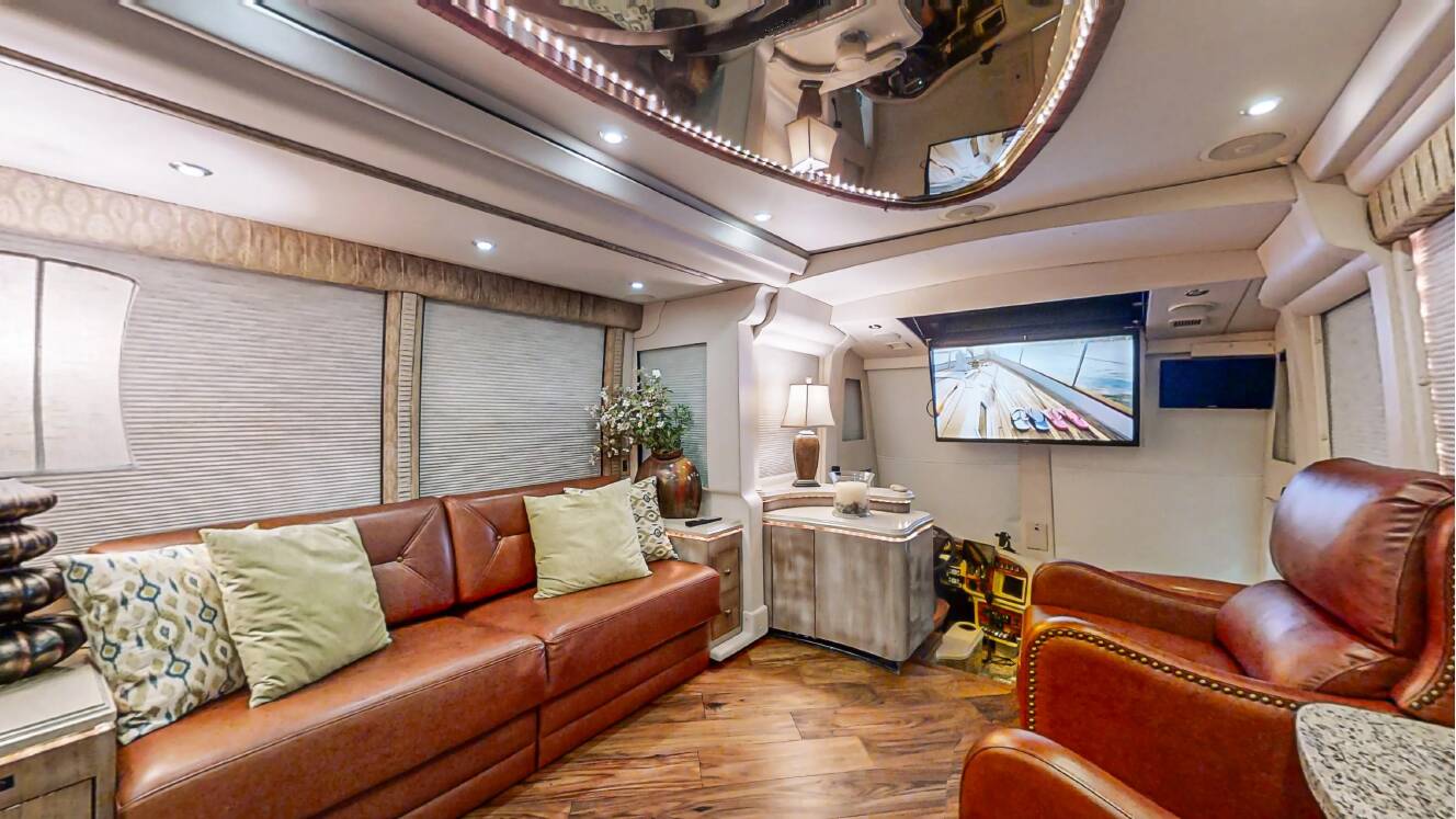 A photo of this 2005 Prevost Millennium H3-45