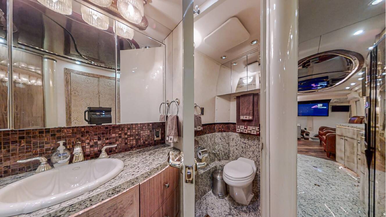 A photo of this 2005 Prevost Millennium H3-45