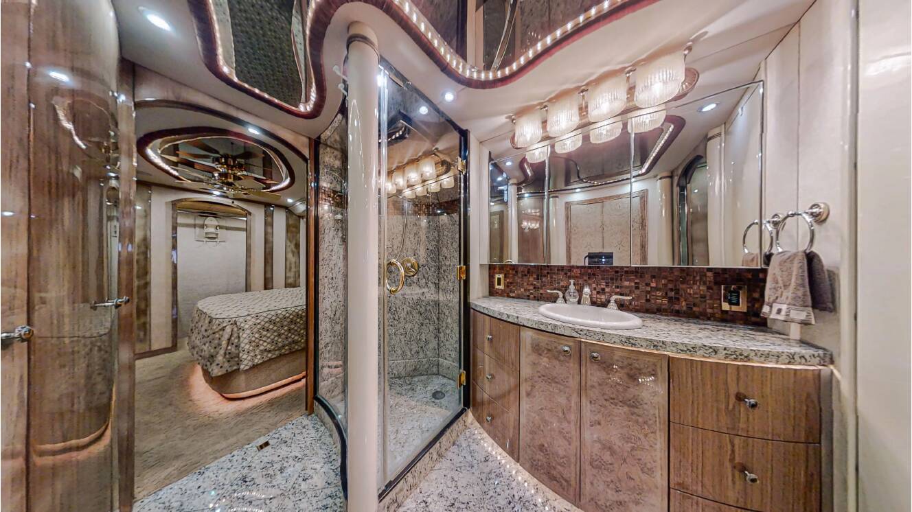 A photo of this 2005 Prevost Millennium H3-45