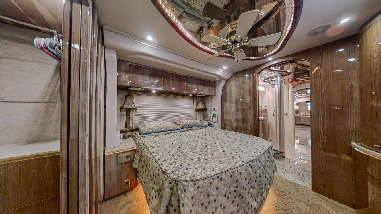 A photo of this 2005 Prevost Millennium H3-45