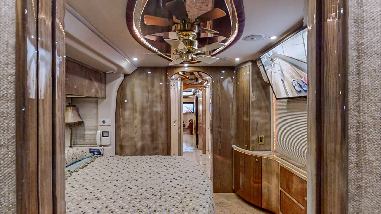 A photo of this 2005 Prevost Millennium H3-45