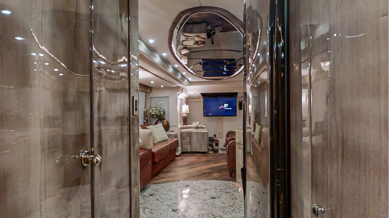 A photo of this 2005 Prevost Millennium H3-45